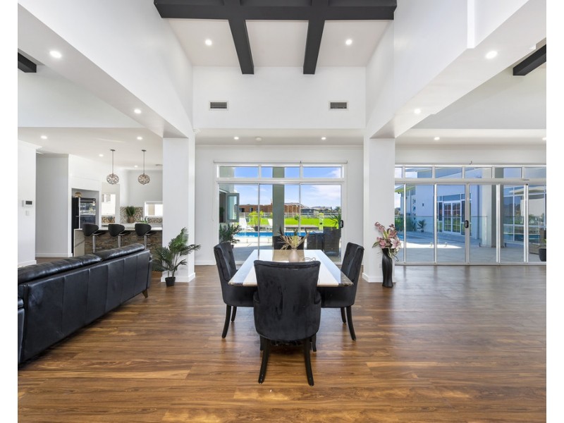 2 Ganton Way, Luddenham NSW 2745