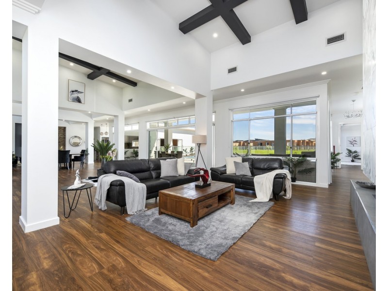 2 Ganton Way, Luddenham NSW 2745