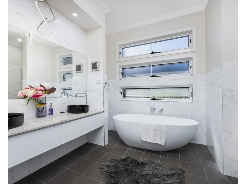 2 Ganton Way, Luddenham NSW 2745