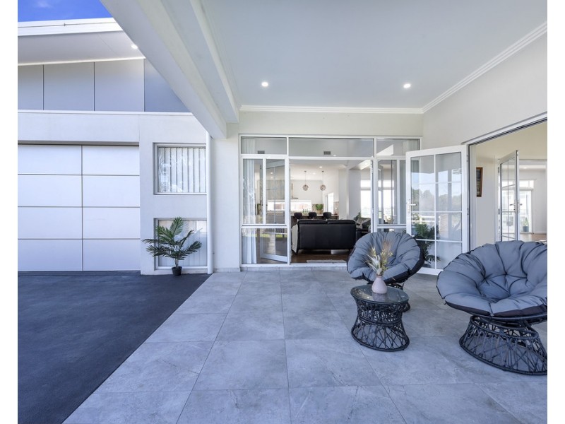 2 Ganton Way, Luddenham NSW 2745