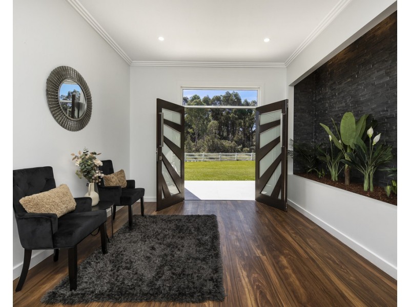 2 Ganton Way, Luddenham NSW 2745