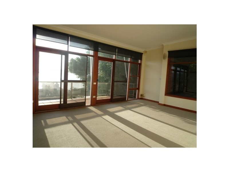 2/11 Fernleigh, Rose Bay NSW 2029