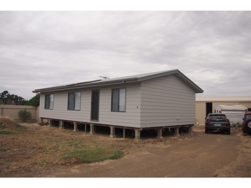 4 Sandpiper Drive, Thompson Beach SA 5501