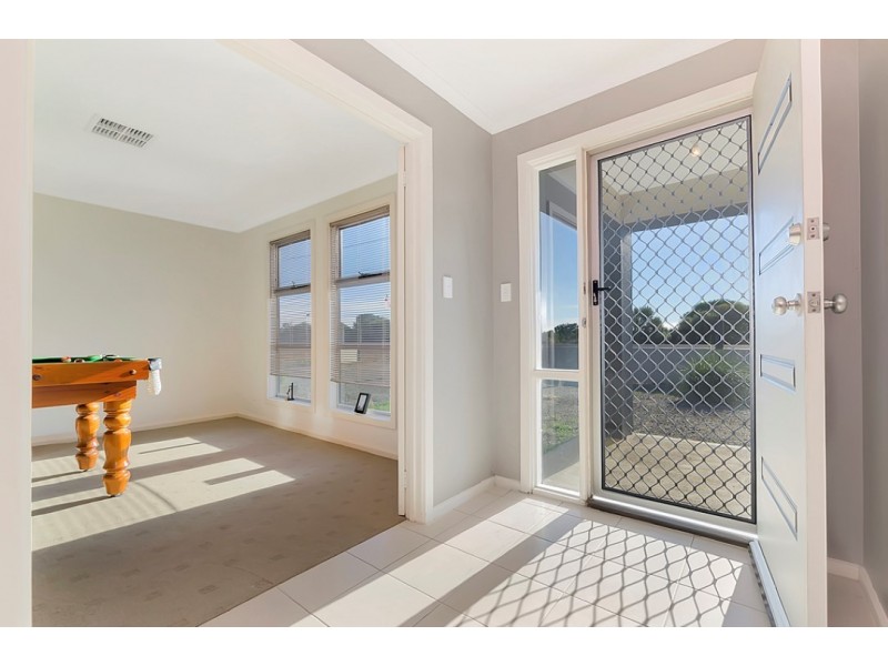 12 Ruskin Road, Thompson Beach SA 5501