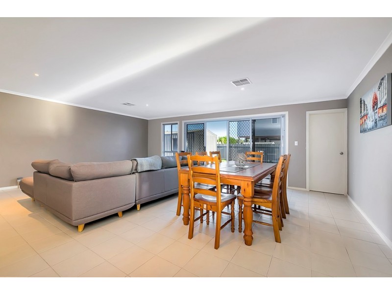 12 Ruskin Road, Thompson Beach SA 5501