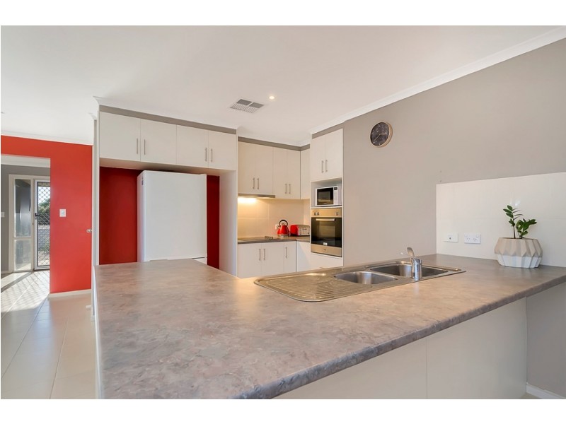 12 Ruskin Road, Thompson Beach SA 5501