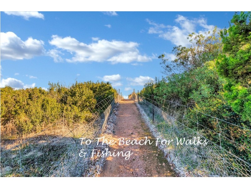 12 Ruskin Road, Thompson Beach SA 5501