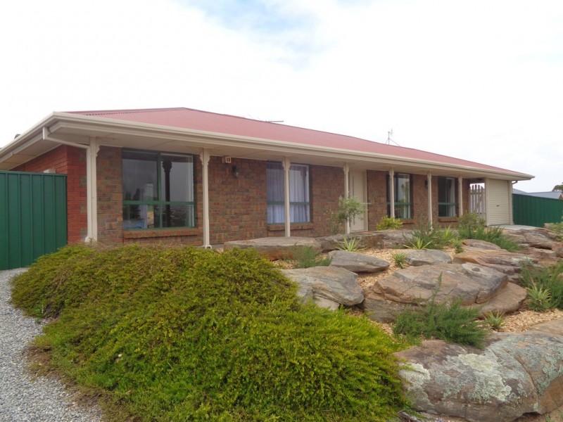 1 FALCON DRIVE, Hewett SA 5118