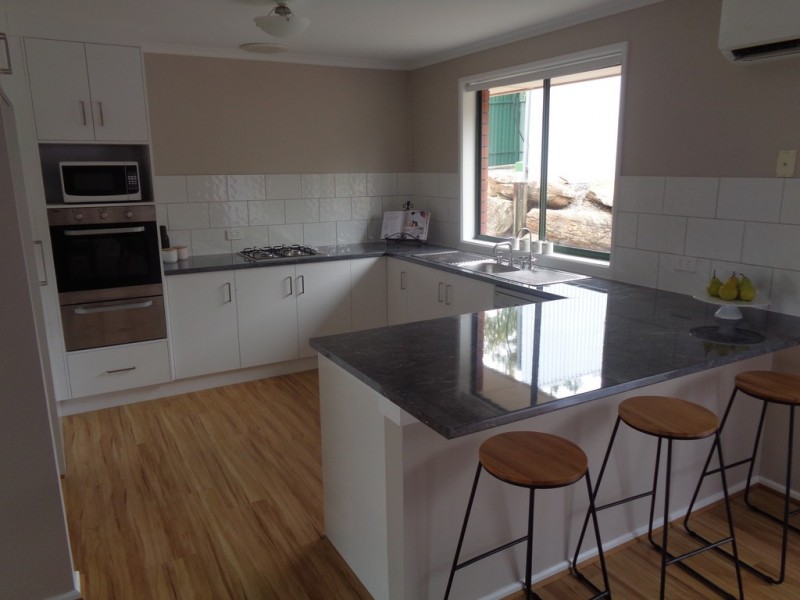 1 FALCON DRIVE, Hewett SA 5118