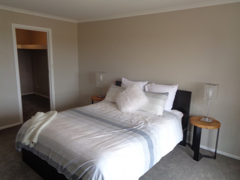 1 FALCON DRIVE, Hewett SA 5118