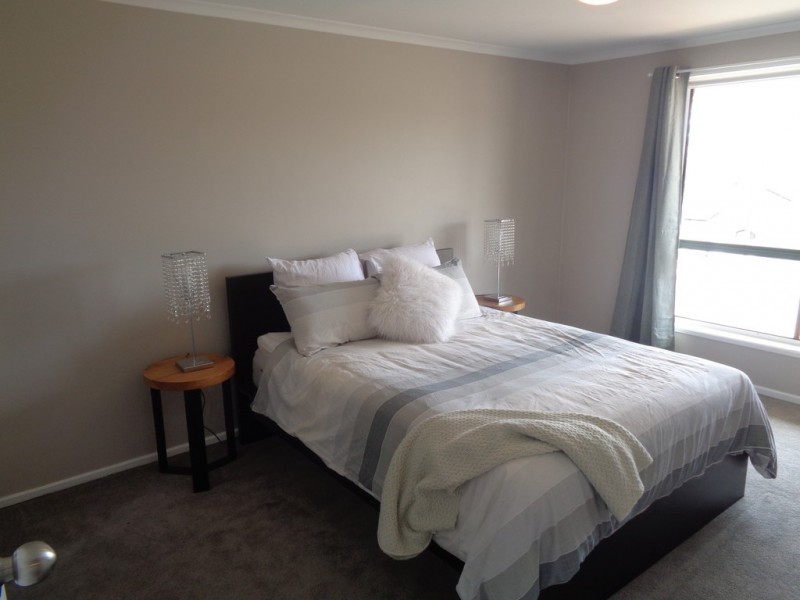 1 FALCON DRIVE, Hewett SA 5118