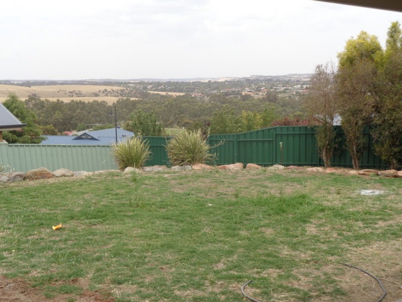 1 FALCON DRIVE, Hewett SA 5118