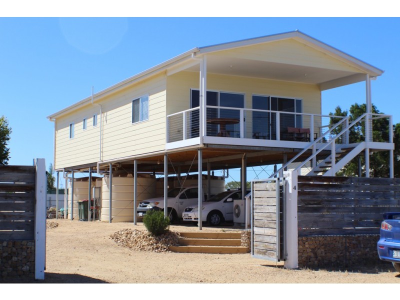 4 Petrel Crescent, Thompson Beach SA 5501
