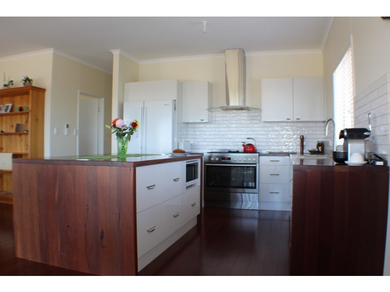 4 Petrel Crescent, Thompson Beach SA 5501