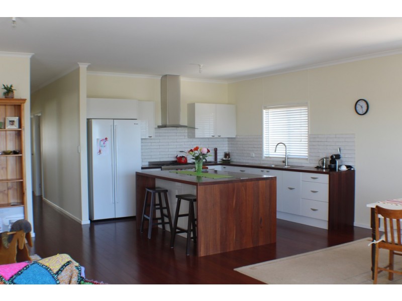 4 Petrel Crescent, Thompson Beach SA 5501