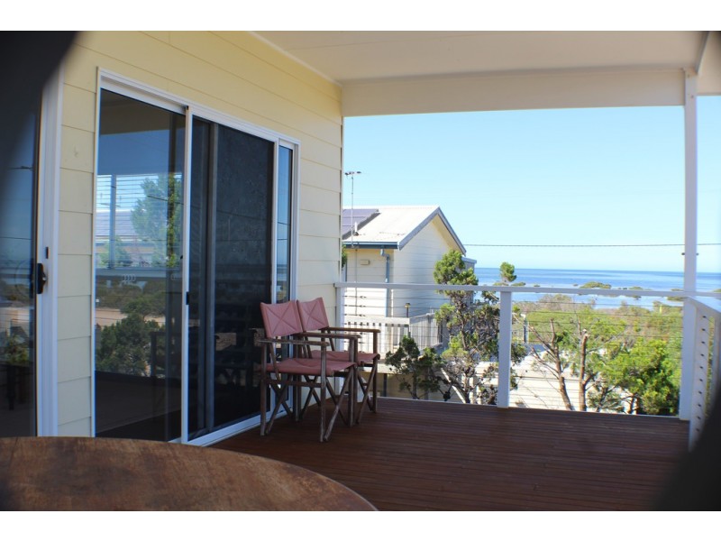 4 Petrel Crescent, Thompson Beach SA 5501