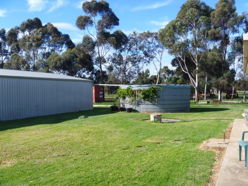 5 Lawrie Road, Lewiston SA 5501