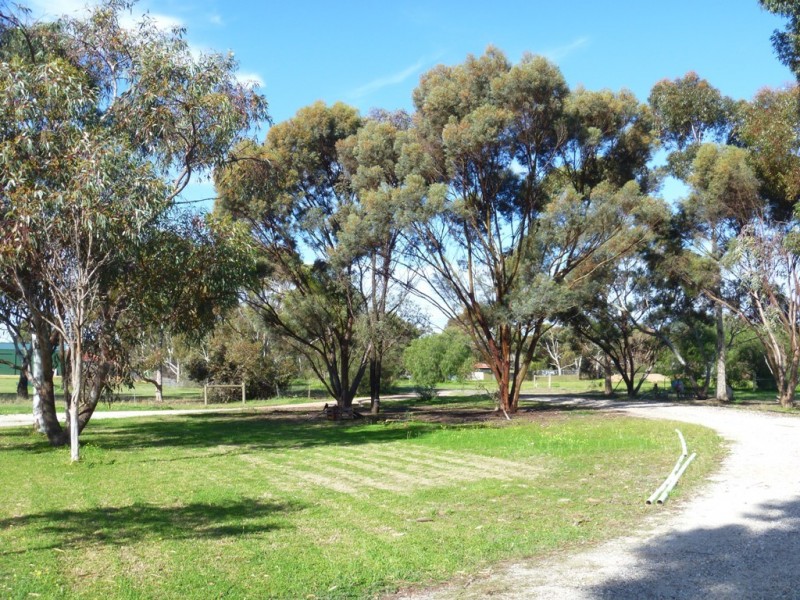 5 Lawrie Road, Lewiston SA 5501