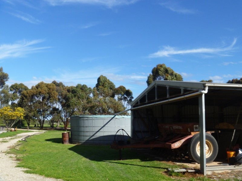 5 Lawrie Road, Lewiston SA 5501