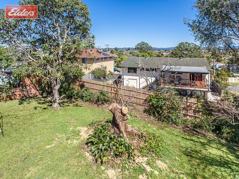 4 Finch St, Stafford Heights QLD 4053