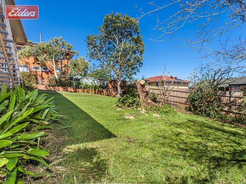 4 Finch St, Stafford Heights QLD 4053