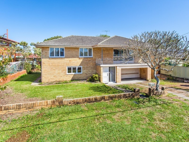 4 Finch St, Stafford Heights QLD 4053