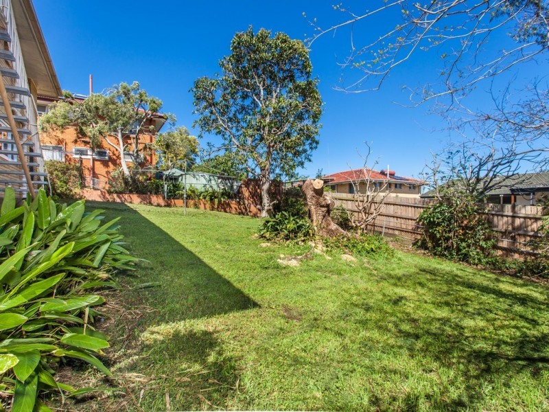 4 Finch St, Stafford Heights QLD 4053