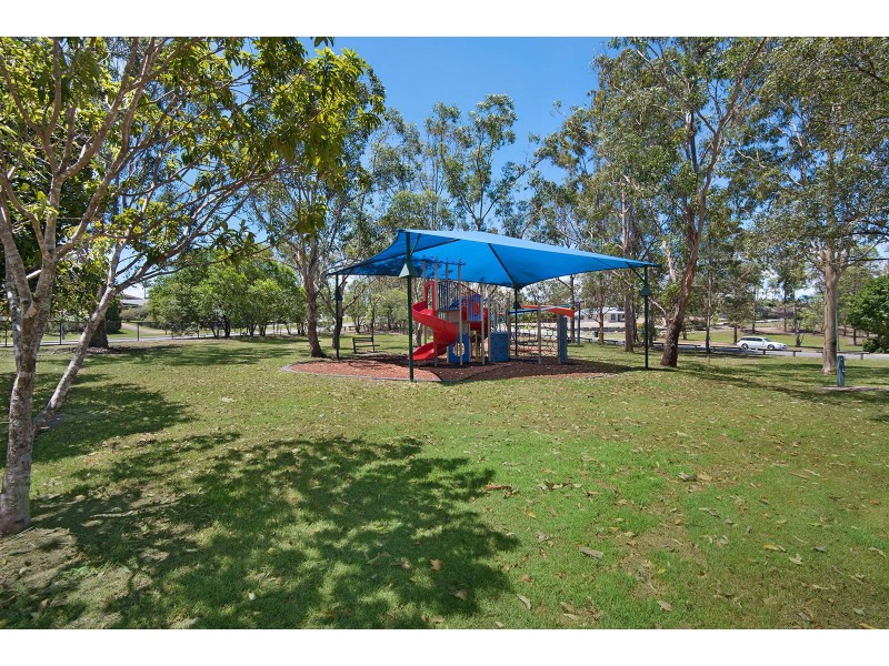 70 Sinatra Cres, Mcdowall QLD 4053