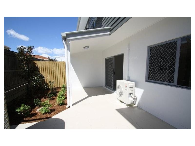 2/20 School Rd, Stafford QLD 4053