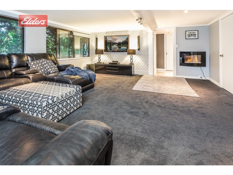 57 Hutton Rd, Ferny Hills QLD 4055