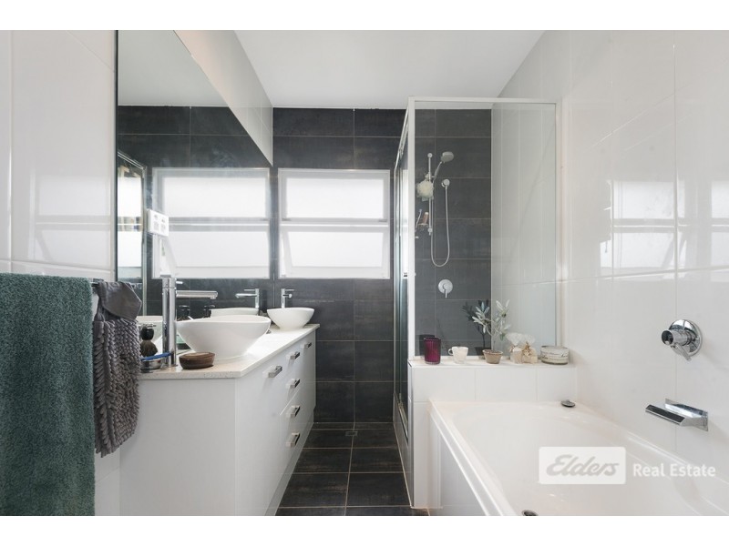 38 Illawarra St, Everton Hills QLD 4053