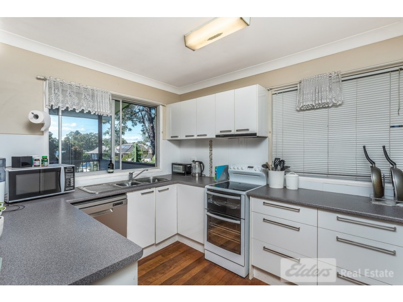 1129 South Pine Rd, Arana Hills QLD 4054