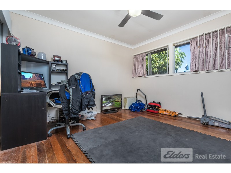 1129 South Pine Rd, Arana Hills QLD 4054