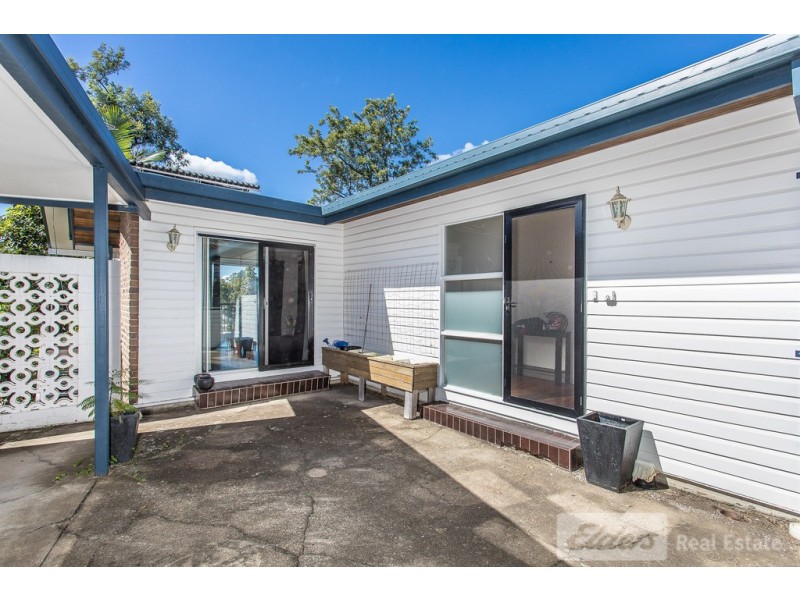 1129 South Pine Rd, Arana Hills QLD 4054