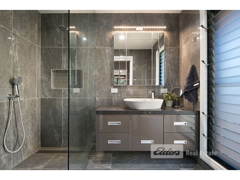 25 Lomatia St, Everton Hills QLD 4053