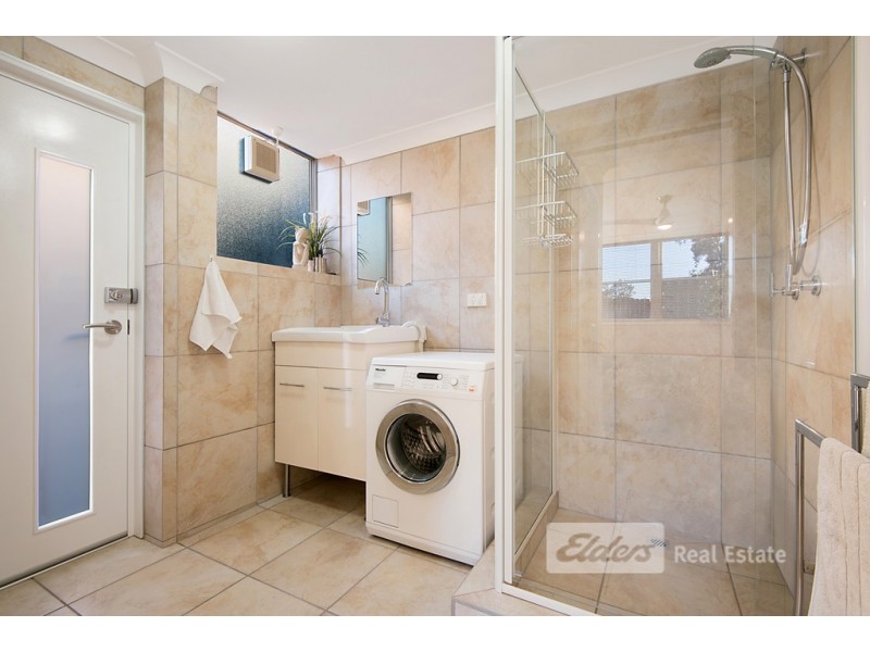 25 Lomatia St, Everton Hills QLD 4053