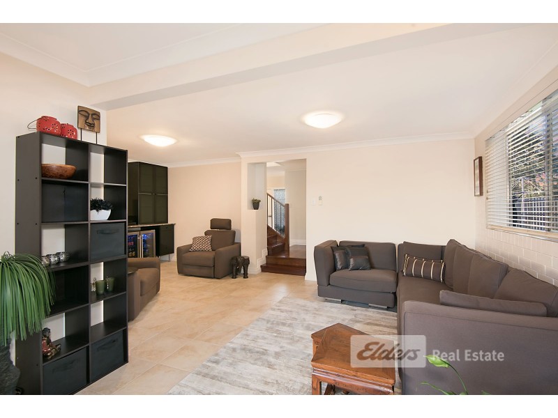 25 Lomatia St, Everton Hills QLD 4053