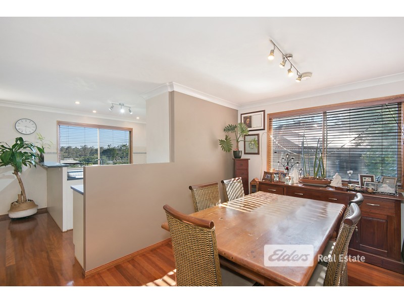 5 Melwood Crt, Arana Hills QLD 4054