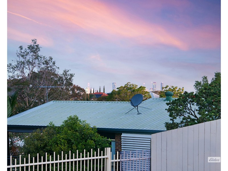 28 Ballinderry St, Everton Park QLD 4053