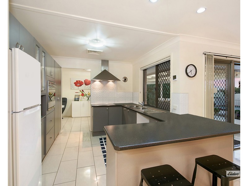 28 Ballinderry St, Everton Park QLD 4053