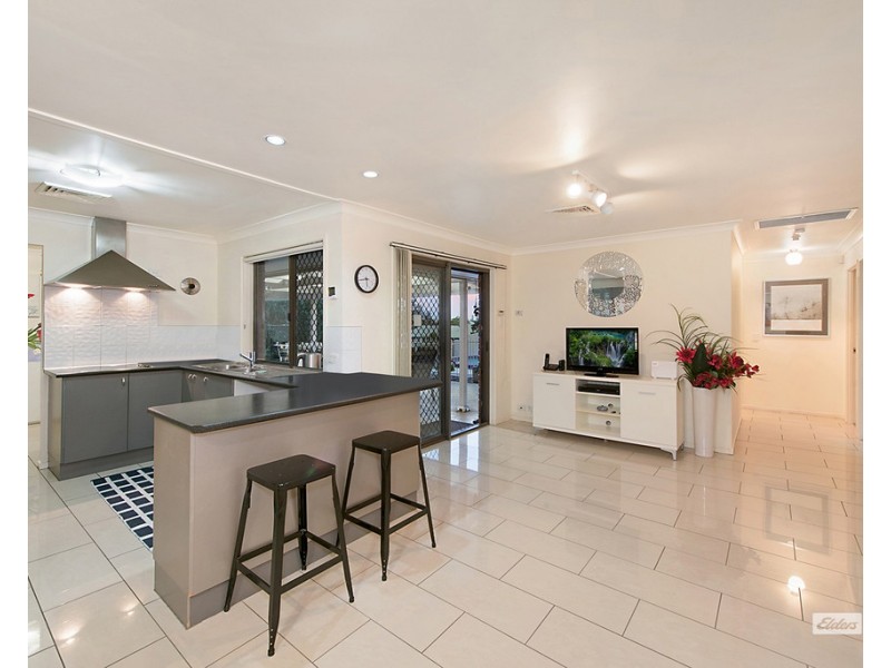 28 Ballinderry St, Everton Park QLD 4053