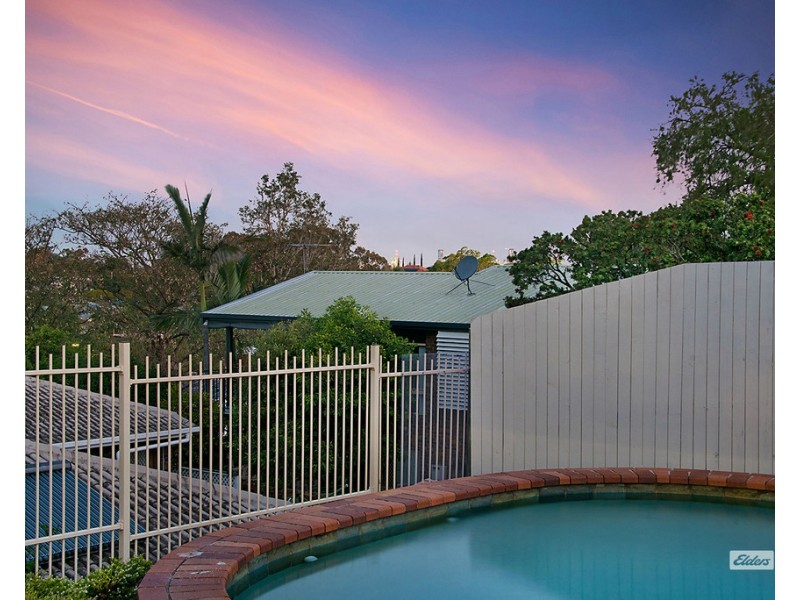 28 Ballinderry St, Everton Park QLD 4053