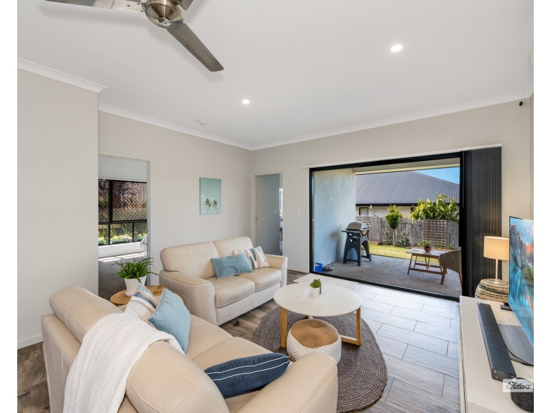 66 Ross Rd, Upper Kedron QLD 4055