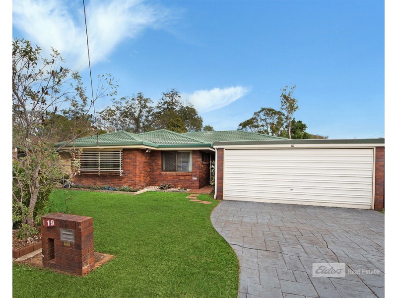 19 Jade St, Albany Creek QLD 4035