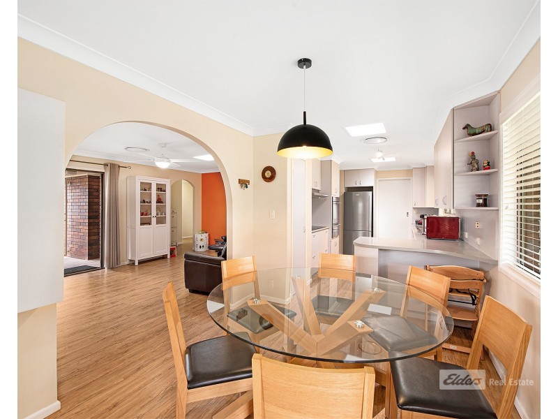 19 Jade St, Albany Creek QLD 4035