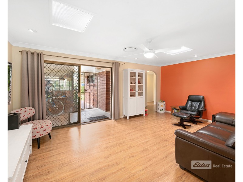 19 Jade St, Albany Creek QLD 4035