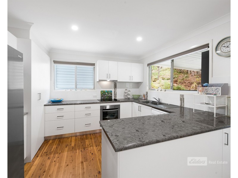 6 Yera Court, Arana Hills QLD 4054