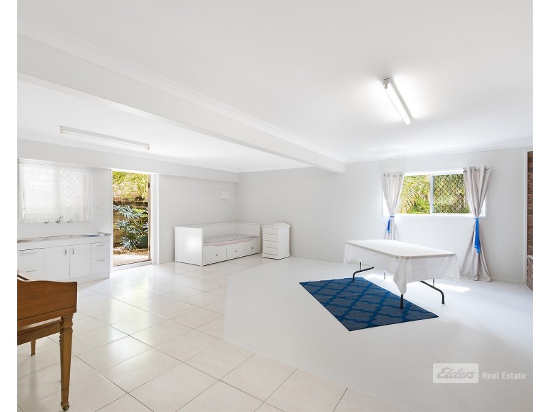 6 Yera Court, Arana Hills QLD 4054