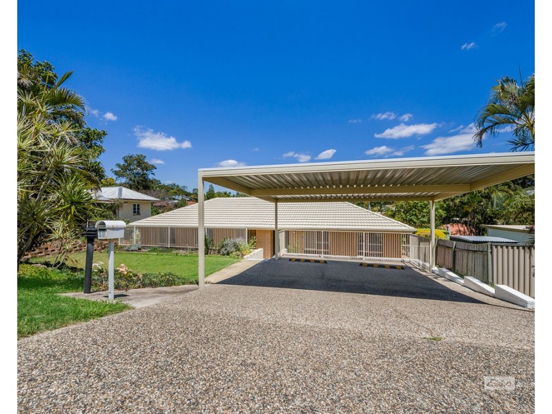 18 Soames St, Everton Park QLD 4053