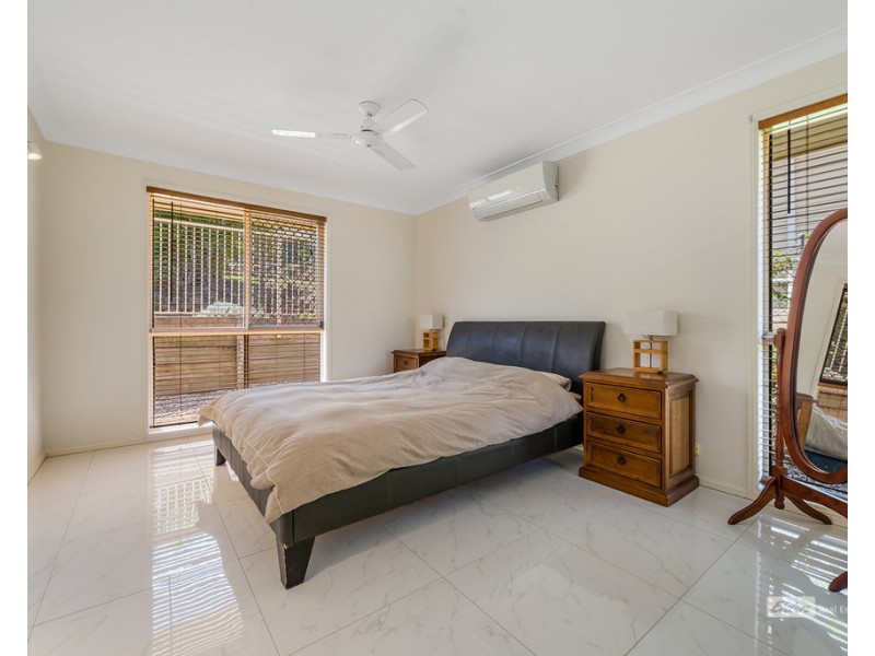 18 Soames St, Everton Park QLD 4053